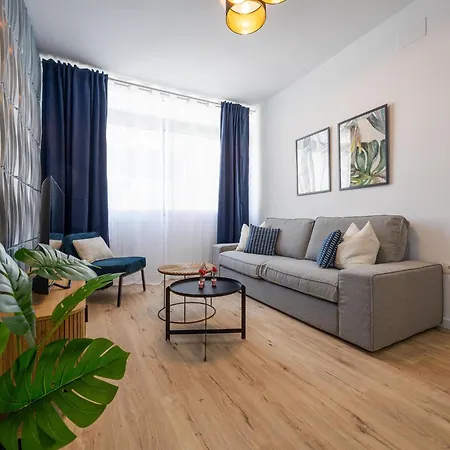 3 Pax Renovado Centro Wifi Ascensor Playa A 5 Min Parking