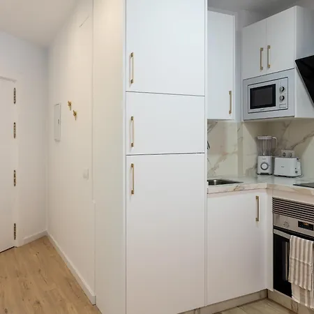 3 Pax Renovado Centro Wifi Ascensor Playa A 5 Min Parking * トレモリノス