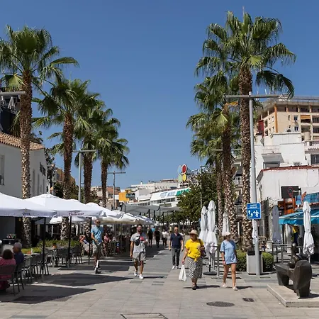 Torremolinos Central Beach Apartment *