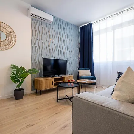 3 Pax Renovado Centro Wifi Ascensor Playa A 5 Min Parking アパート